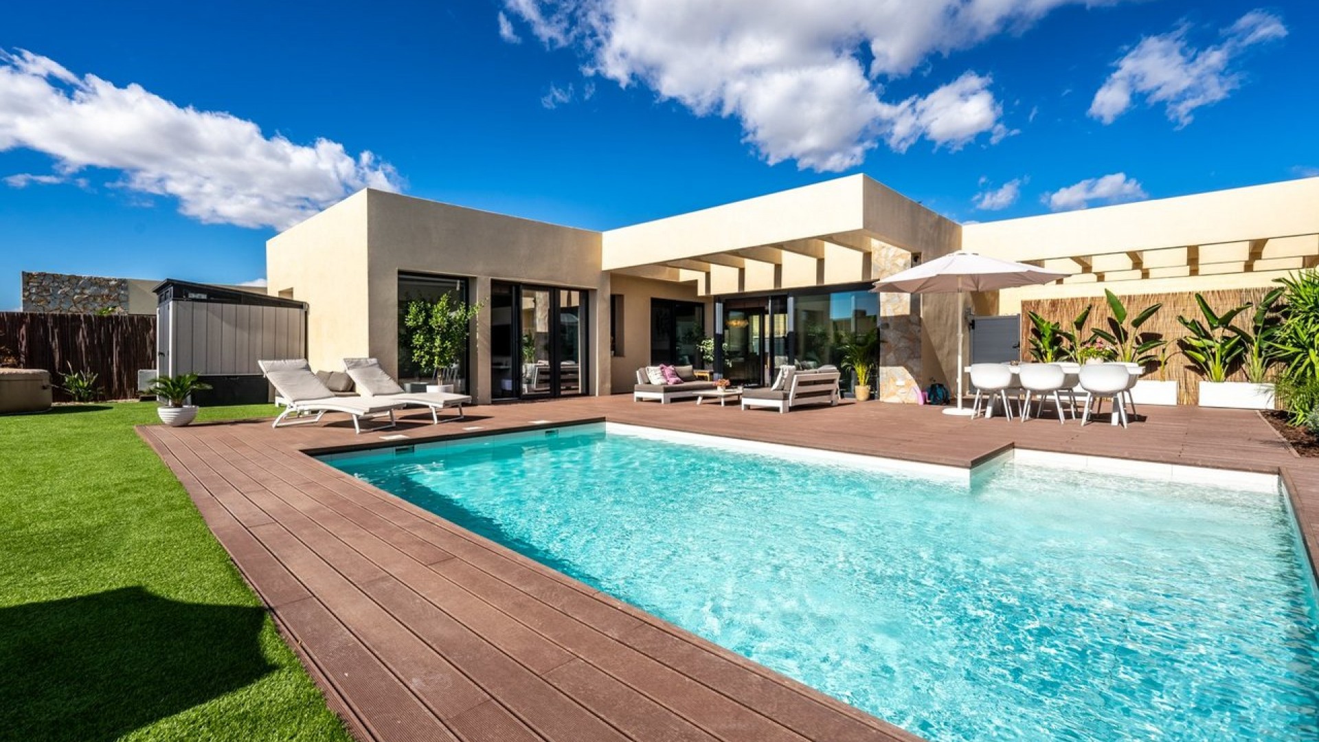 Videresalg - Fritliggende villa -
Altaona Golf and Country Village