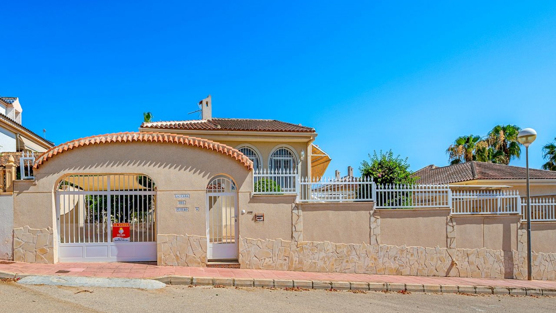 Videresalg - Fritliggende villa -
Benijofar - Benimar 1