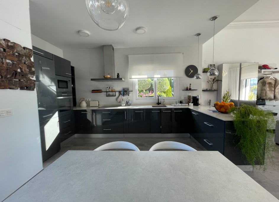 Videresalg - Fritliggende villa -
Benijofar - Centro