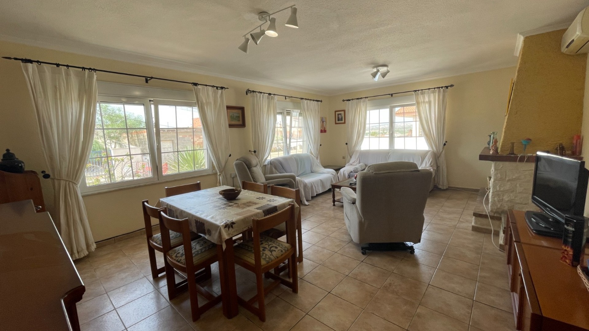 Videresalg - Fritliggende villa -
Benijofar - Pueblo