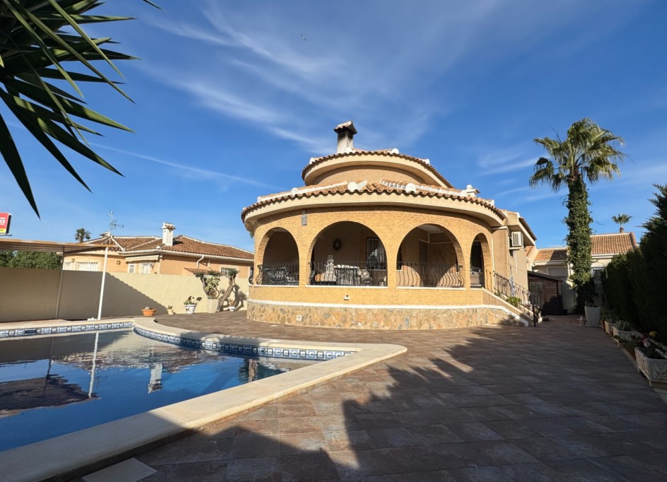 Videresalg - Fritliggende villa -
Benijofar