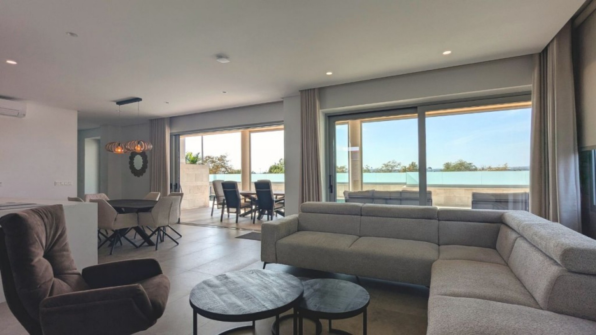 Videresalg - Fritliggende villa -
Benijofar