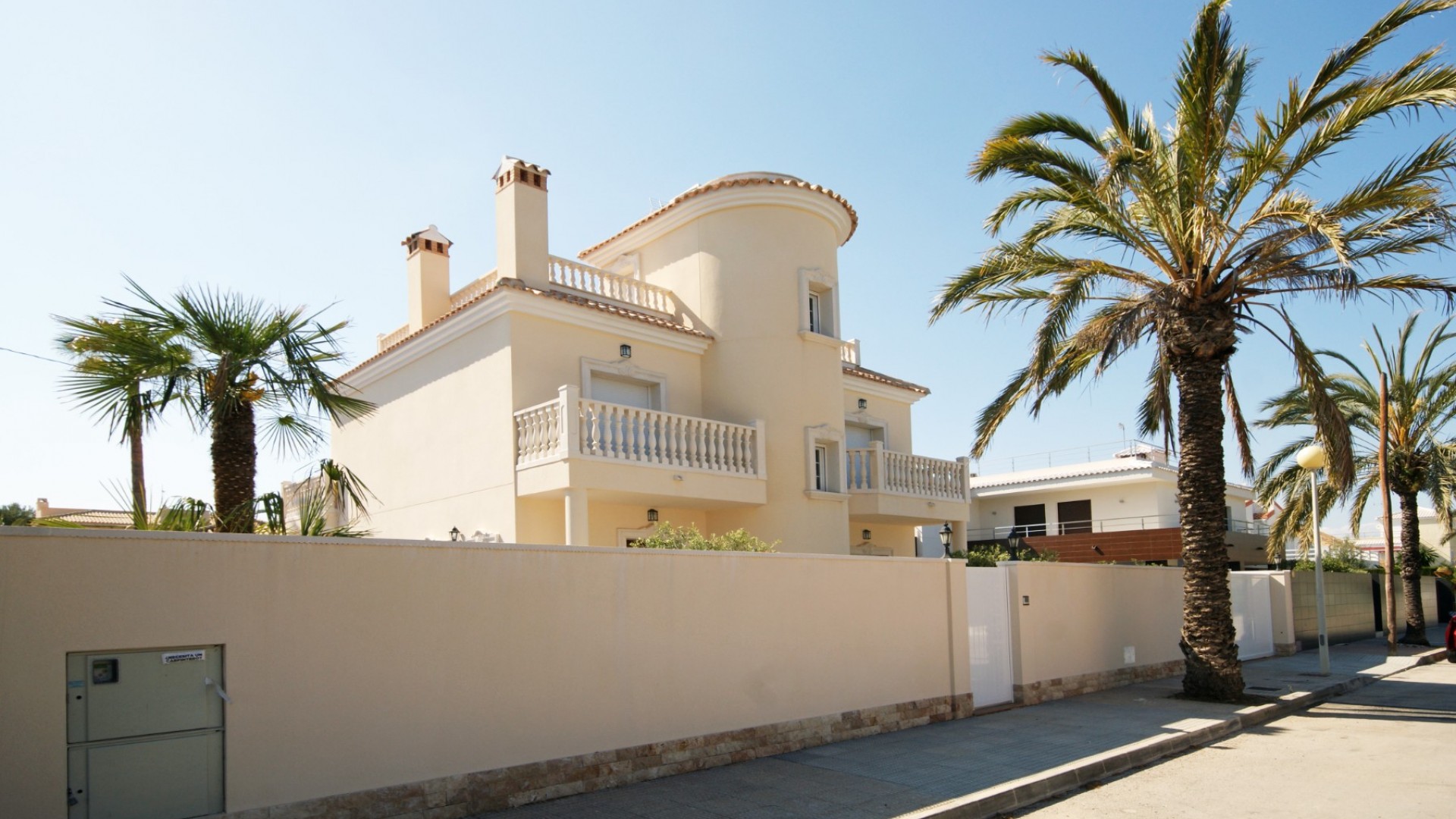Videresalg - Fritliggende villa -
Cabo Roig - MUY CERCA DE LA PLAYA