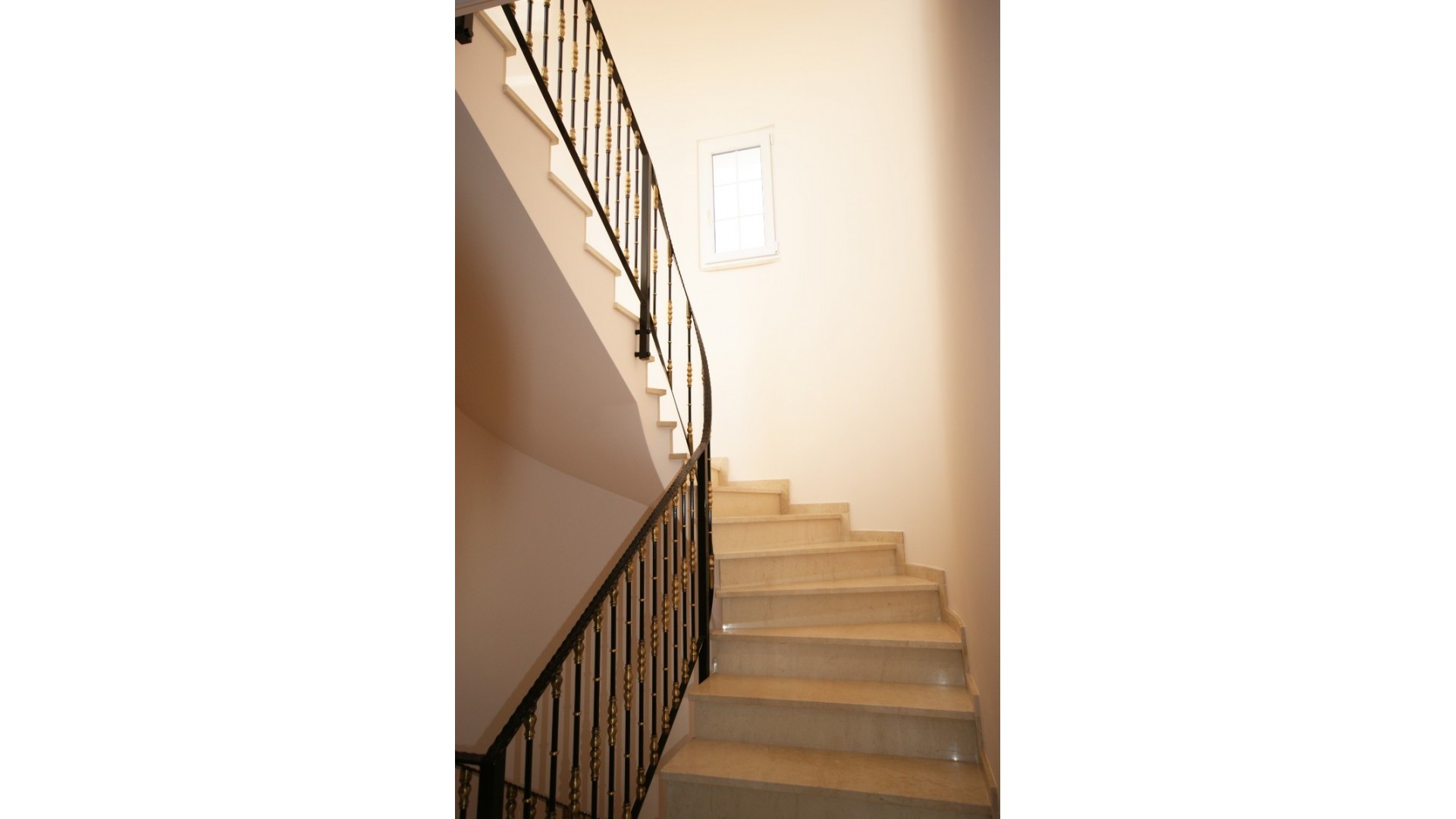 Videresalg - Fritliggende villa -
Cabo Roig - MUY CERCA DE LA PLAYA