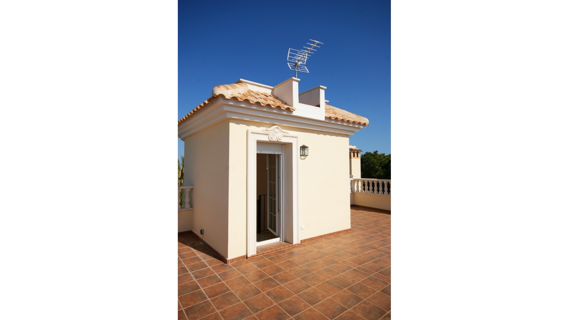 Videresalg - Fritliggende villa -
Cabo Roig - MUY CERCA DE LA PLAYA