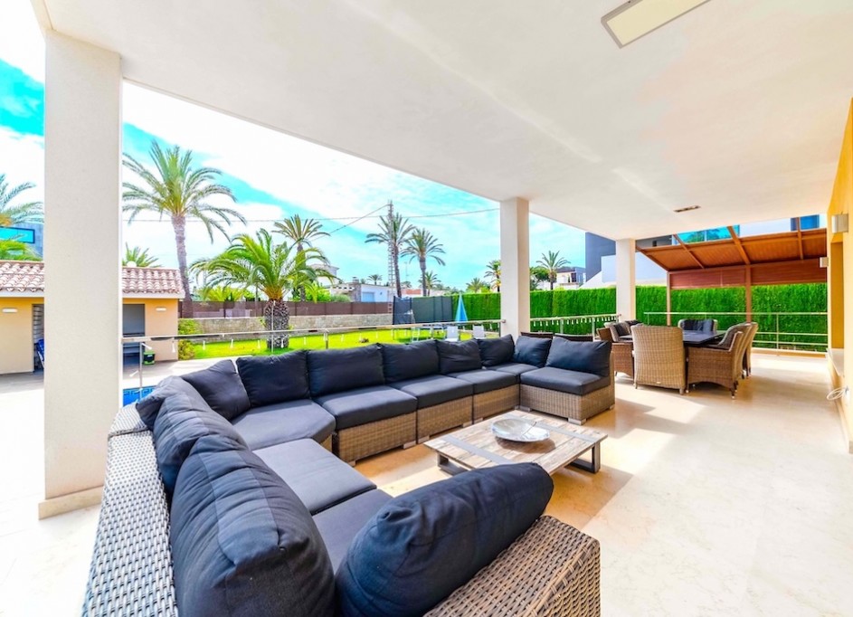 Videresalg - Fritliggende villa -
Cabo Roig