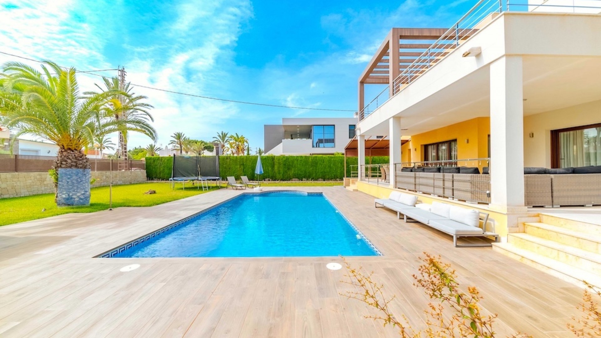 Videresalg - Fritliggende villa -
Cabo Roig