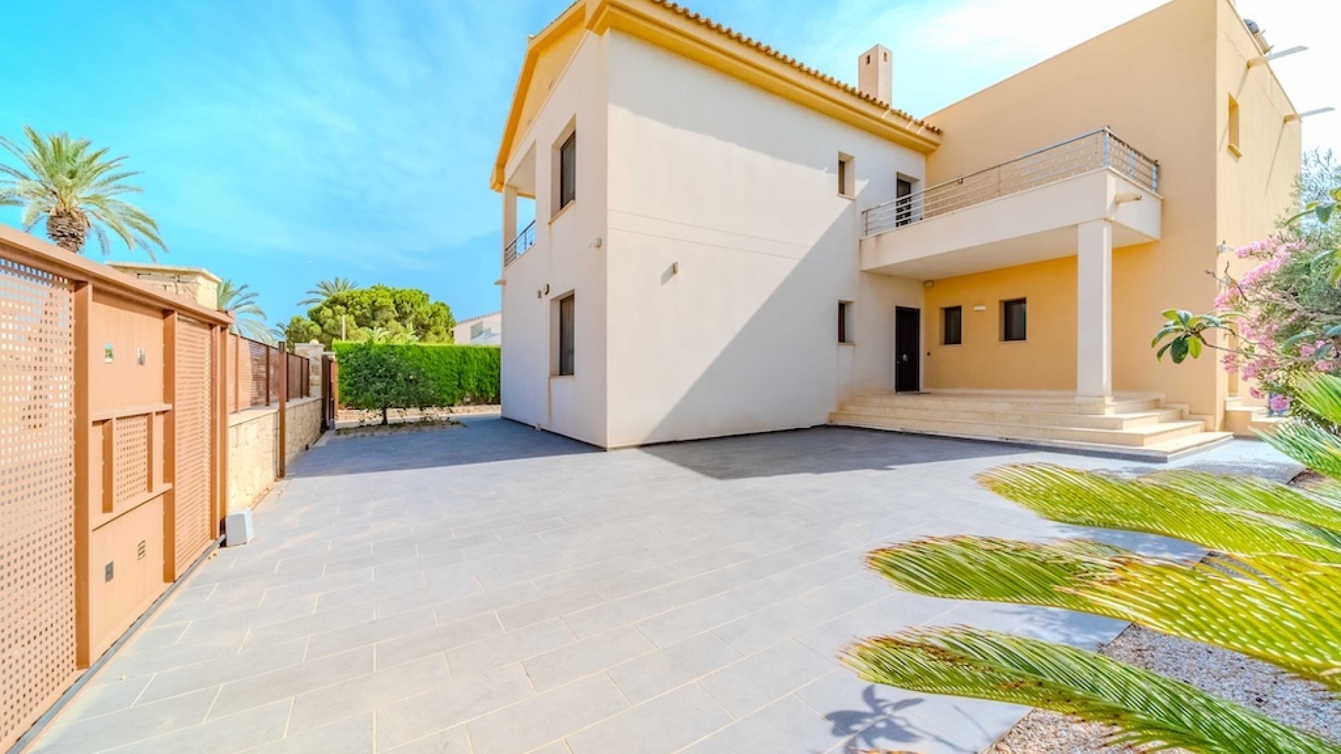 Videresalg - Fritliggende villa -
Cabo Roig