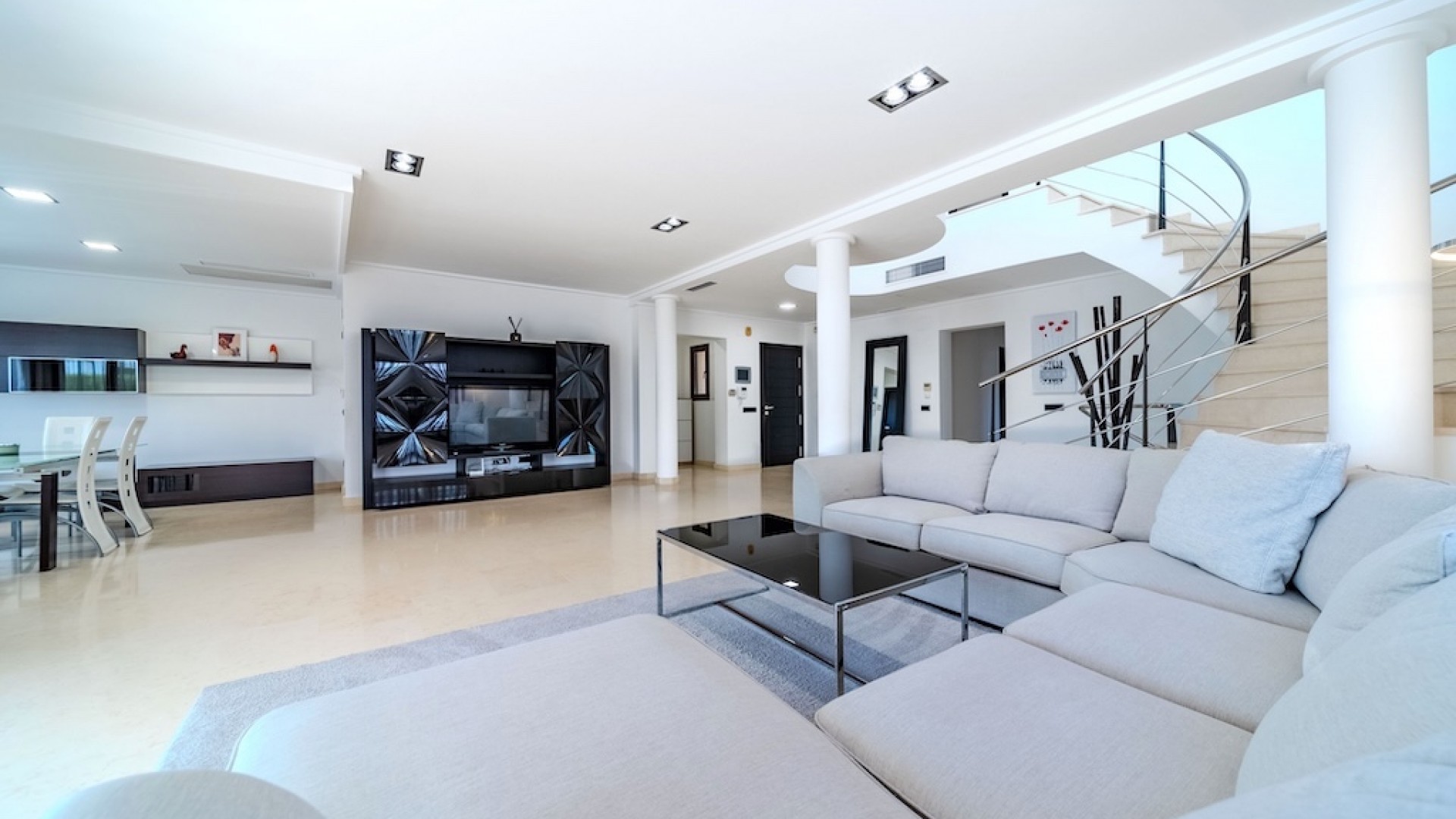 Videresalg - Fritliggende villa -
Cabo Roig