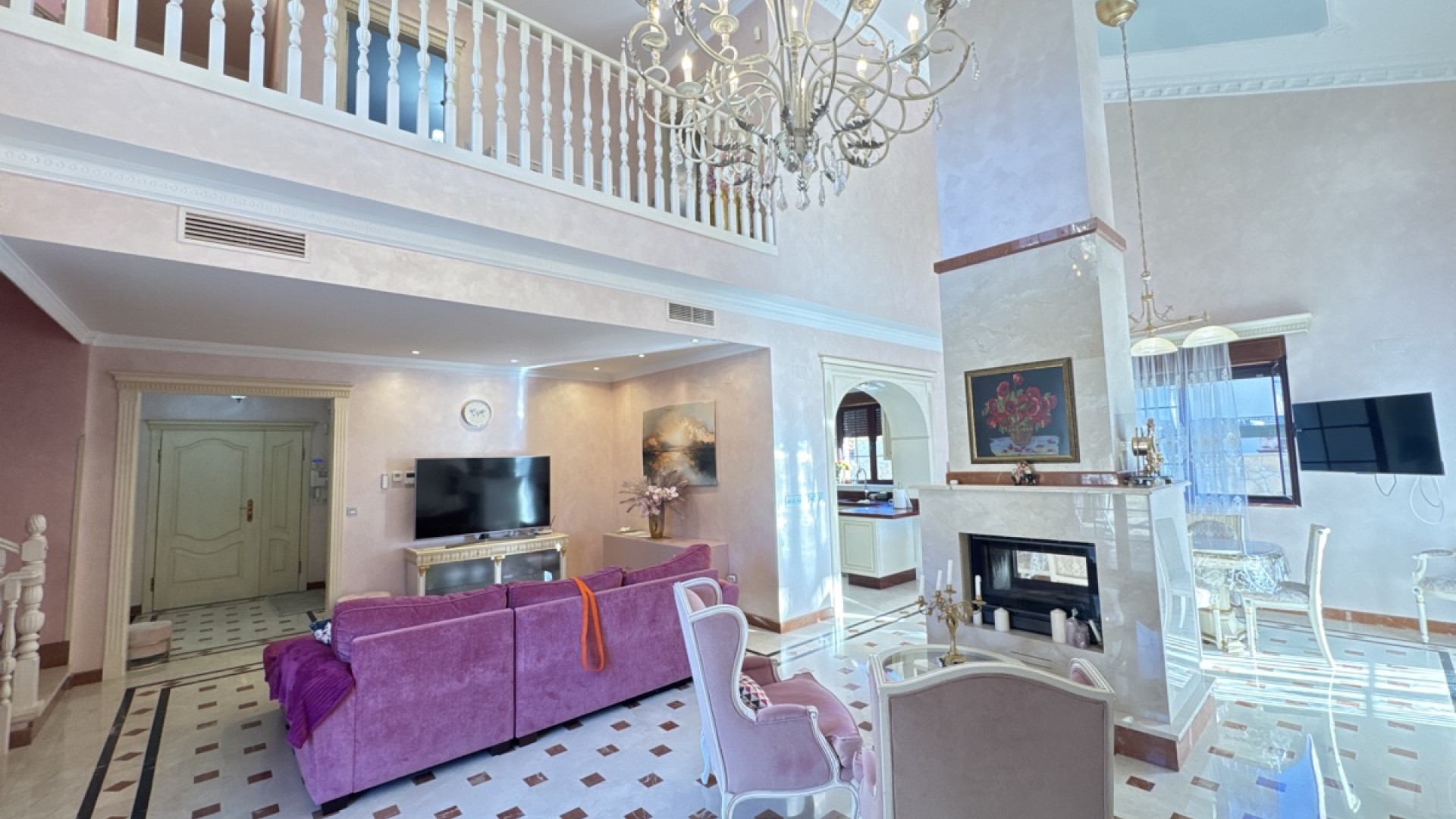 Videresalg - Fritliggende villa -
Cabo Roig