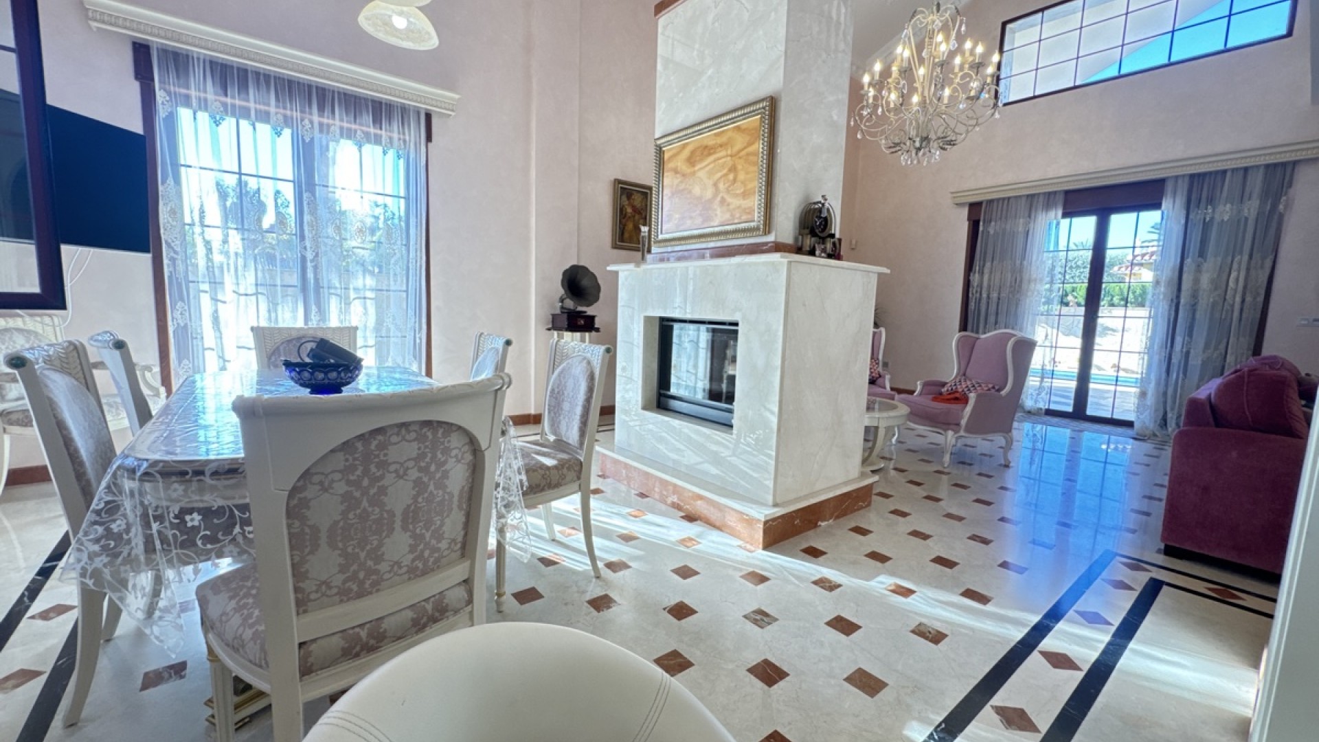 Videresalg - Fritliggende villa -
Cabo Roig