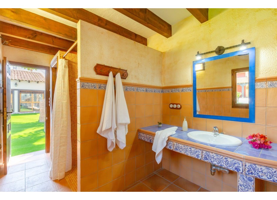 Videresalg - Fritliggende villa -
Catral - 0