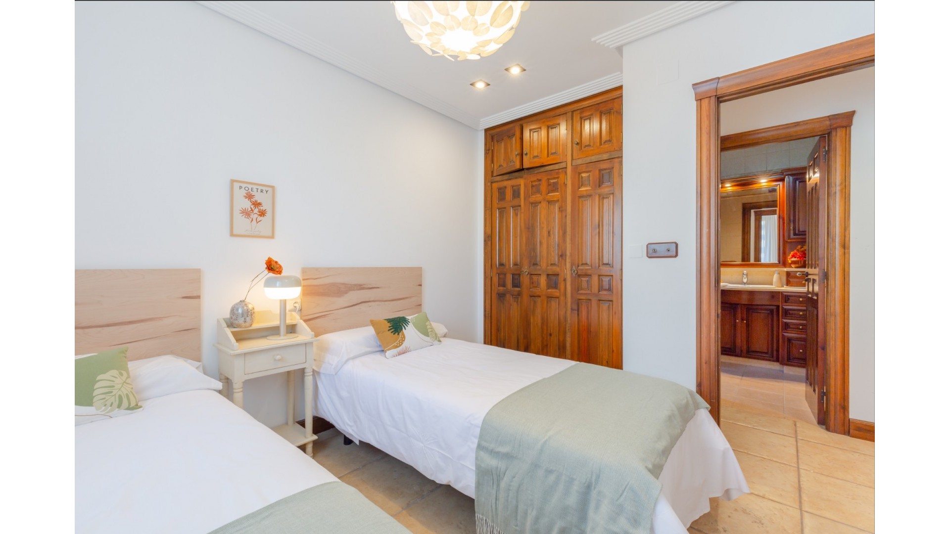 Videresalg - Fritliggende villa -
Catral - 0