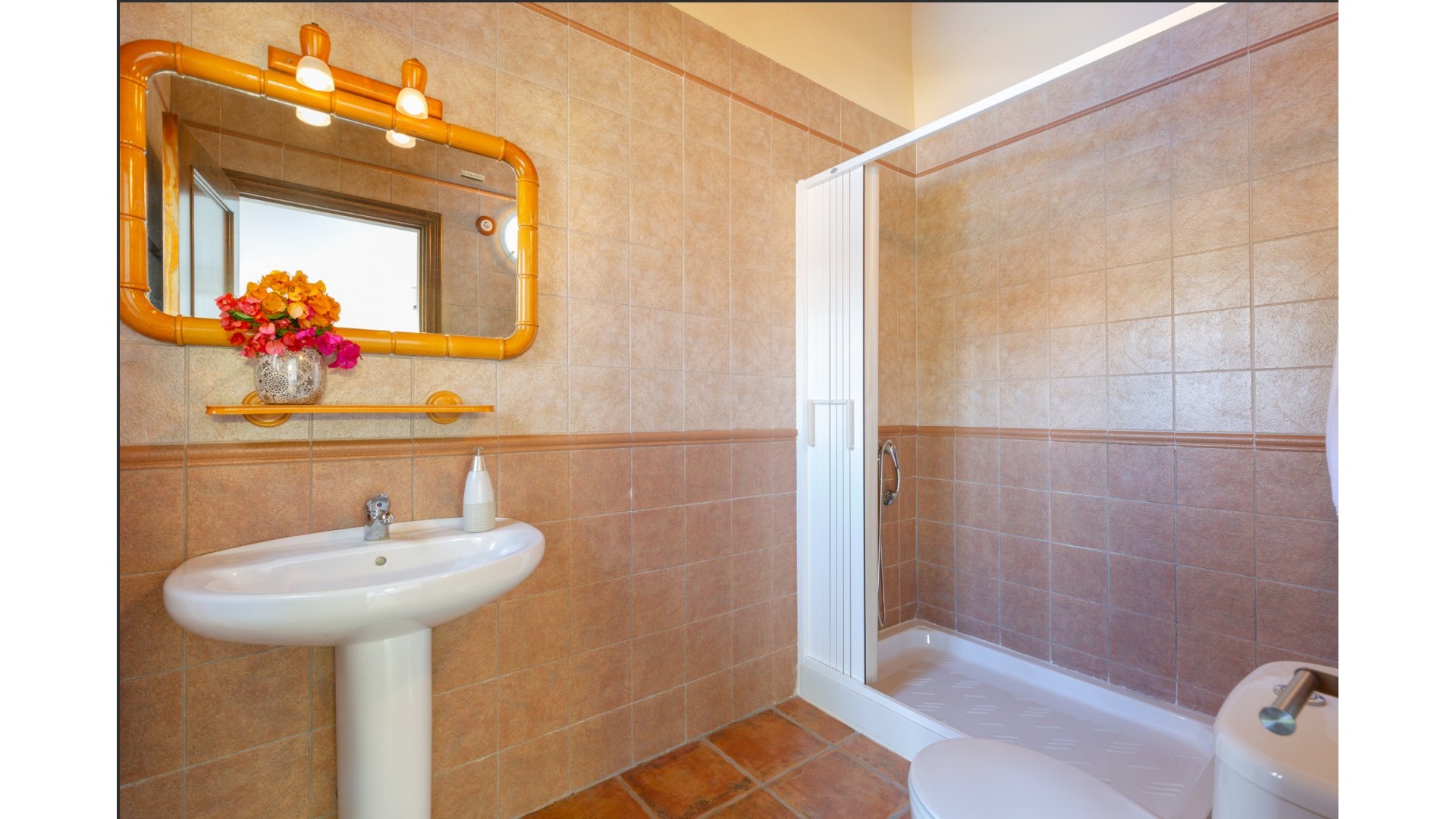 Videresalg - Fritliggende villa -
Catral - 0