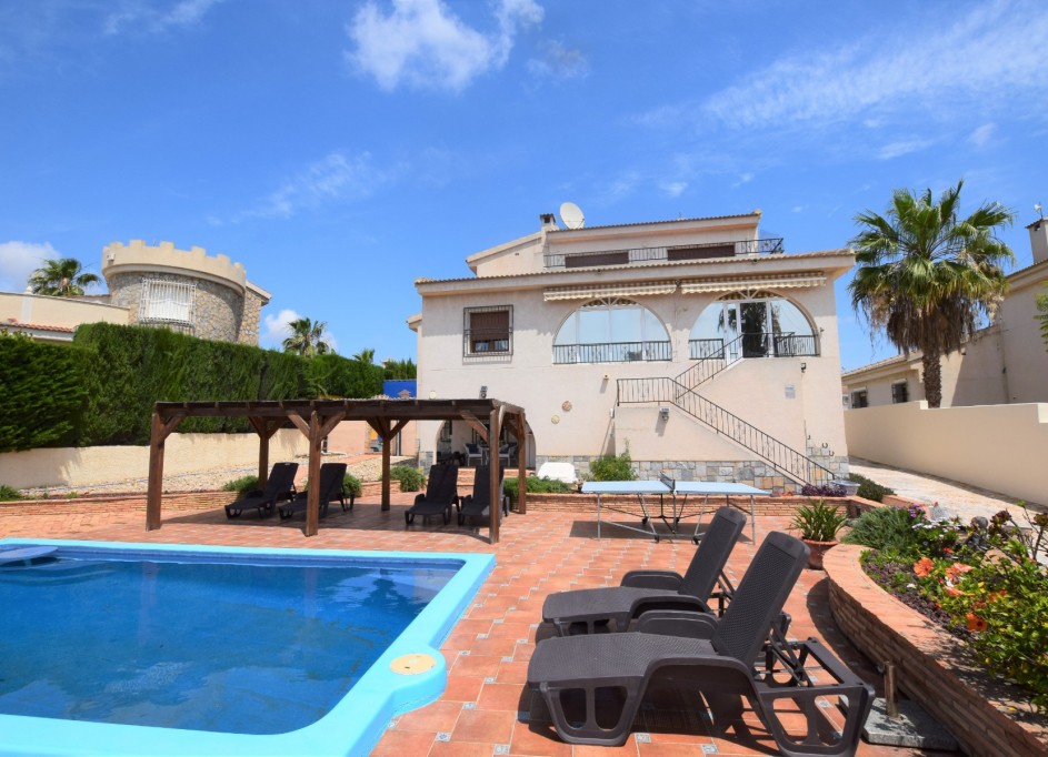 Videresalg - Fritliggende villa -
Ciudad Quesada - Rojales - Pueblo Bravo