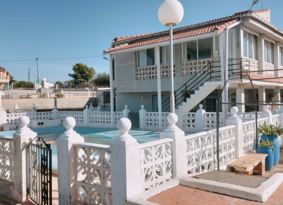 Videresalg - Fritliggende villa -
Crevillente