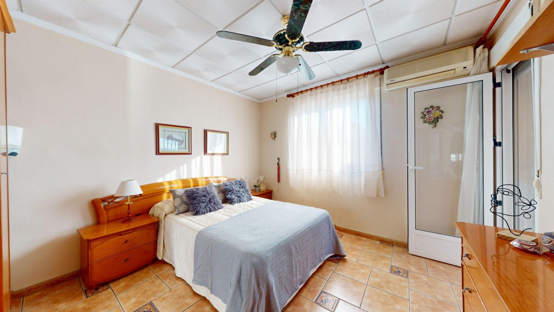 Videresalg - Fritliggende villa -
Crevillente