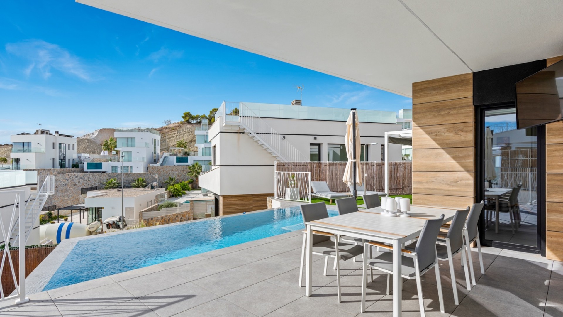 Videresalg - Fritliggende villa -
Finestrat - Sierra cortina