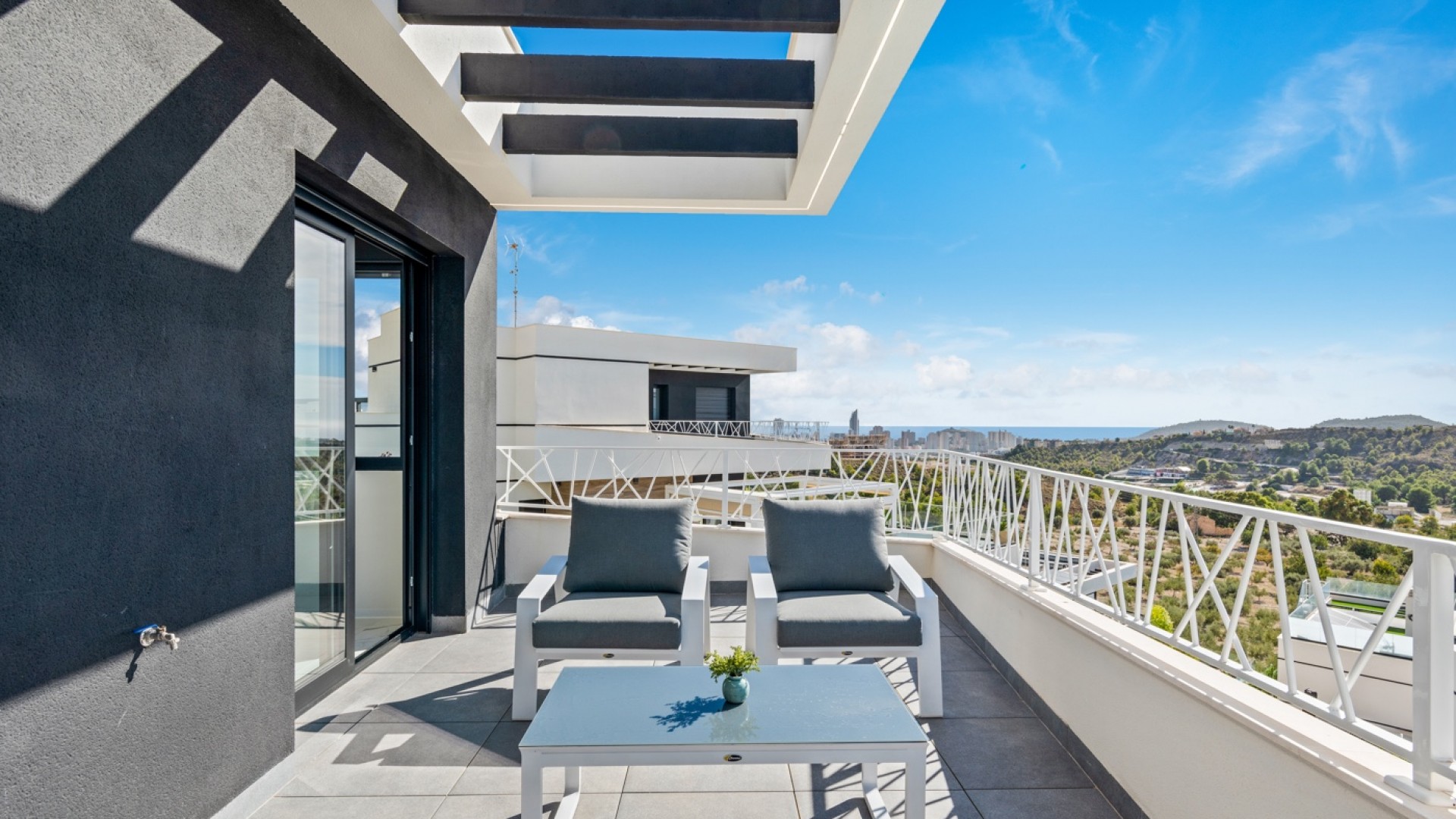 Videresalg - Fritliggende villa -
Finestrat - Sierra cortina