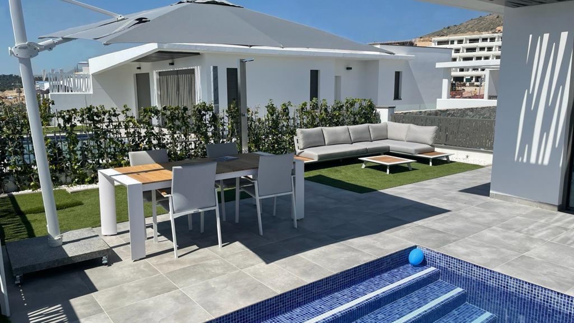 Videresalg - Fritliggende villa -
Finestrat - Urbanizaciones