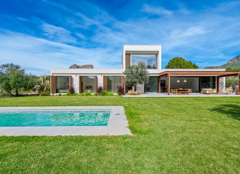 Videresalg - Fritliggende villa -
Finestrat