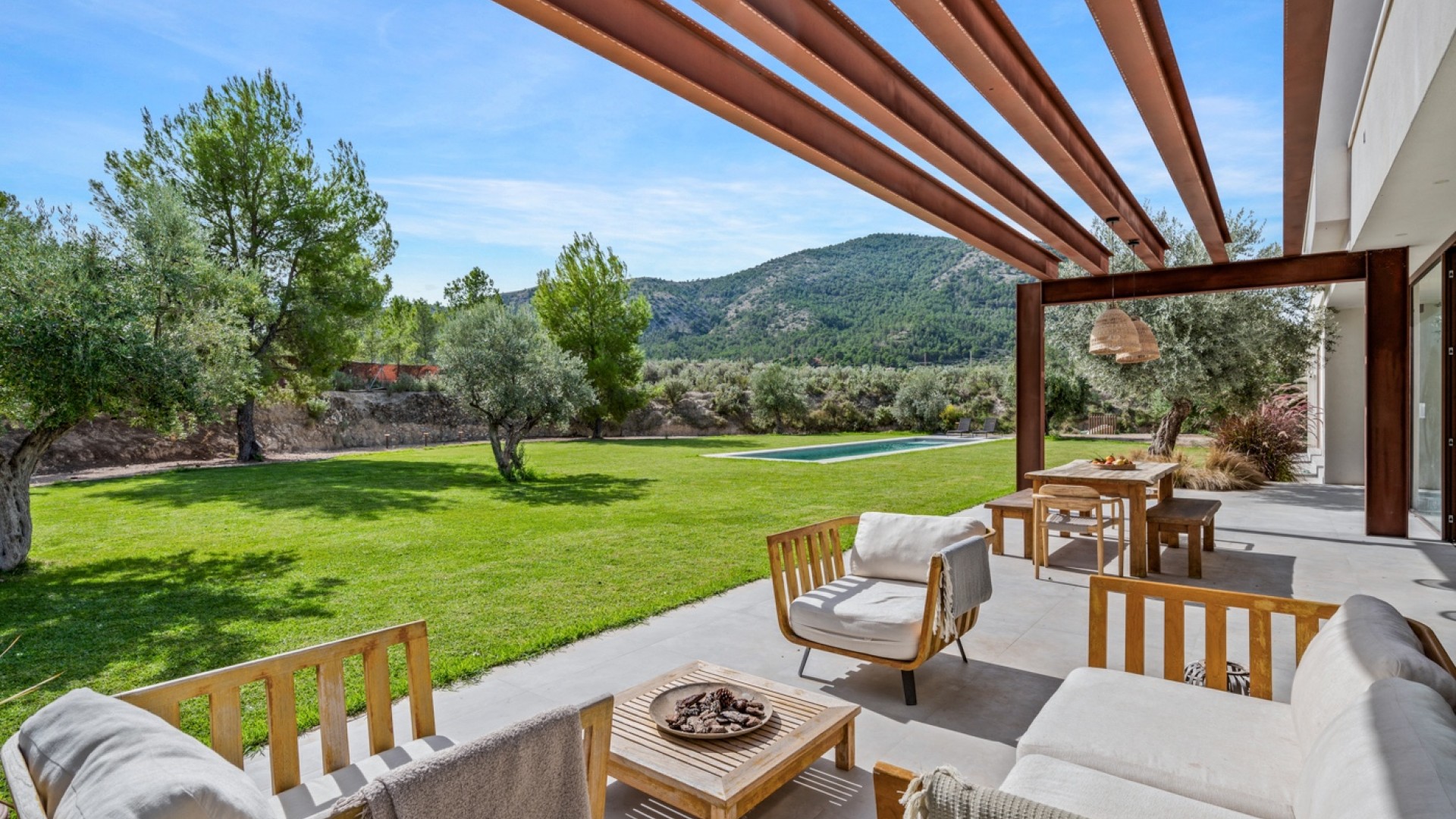 Videresalg - Fritliggende villa -
Finestrat