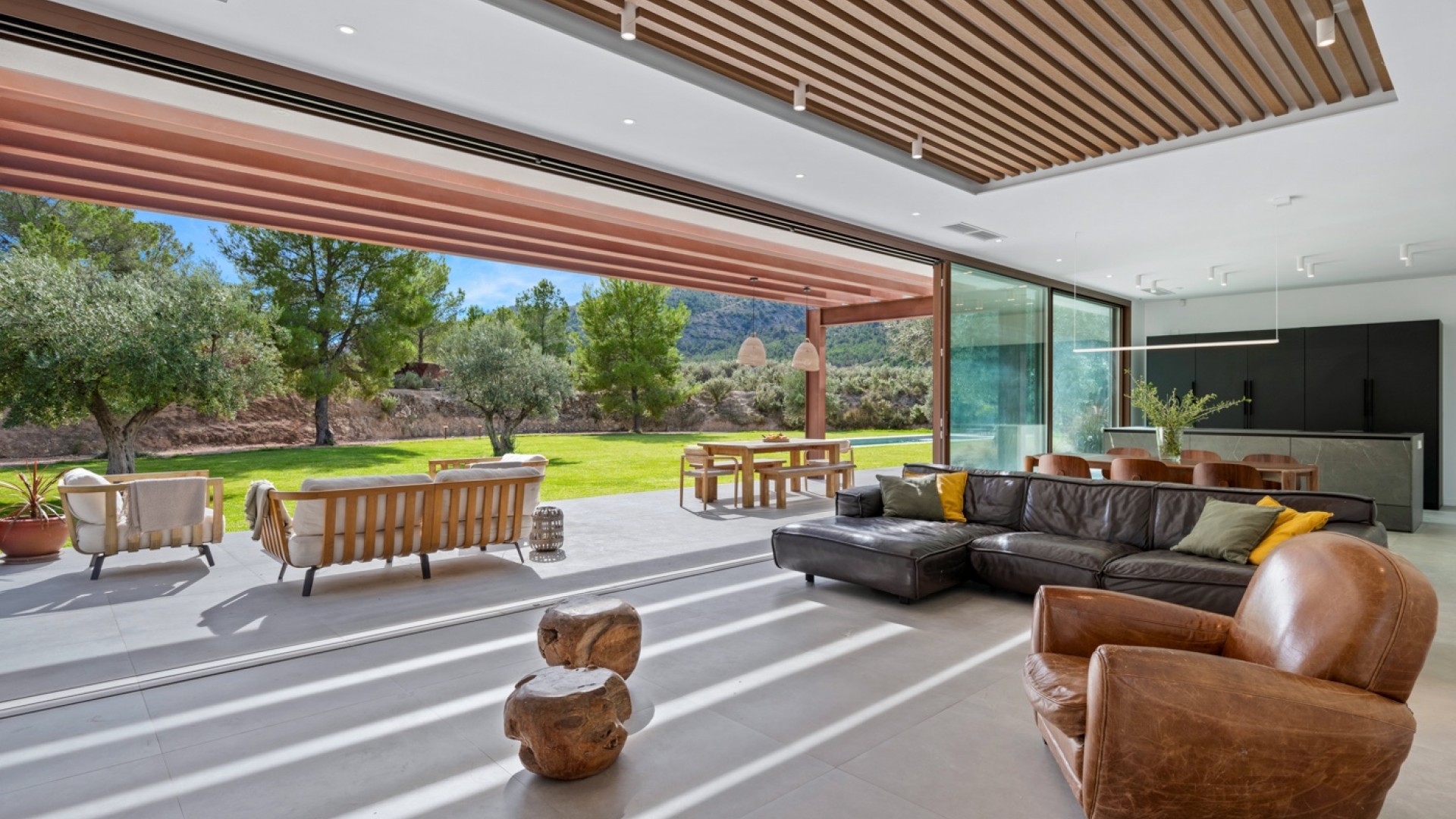 Videresalg - Fritliggende villa -
Finestrat