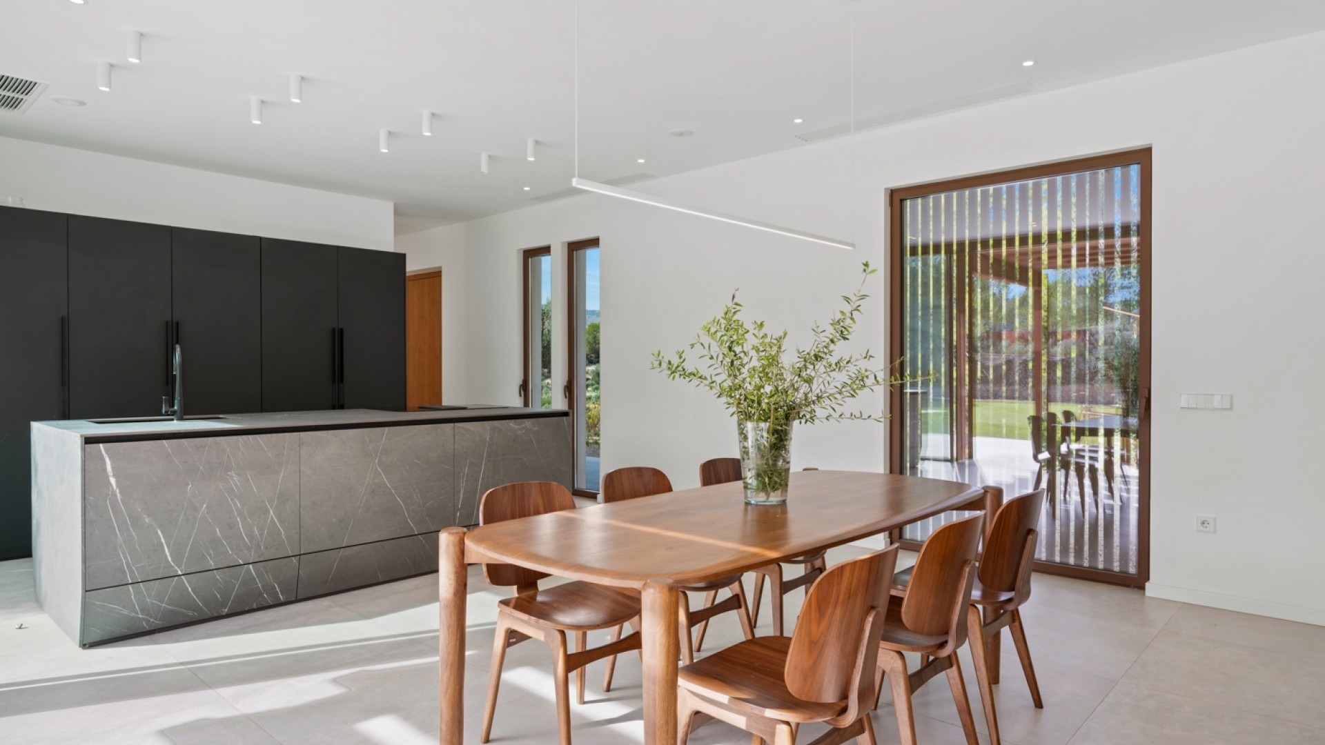 Videresalg - Fritliggende villa -
Finestrat