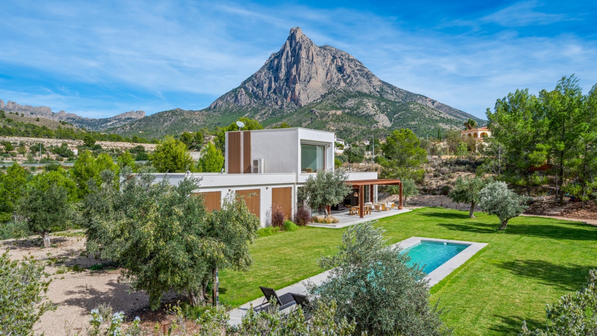 Videresalg - Fritliggende villa -
Finestrat