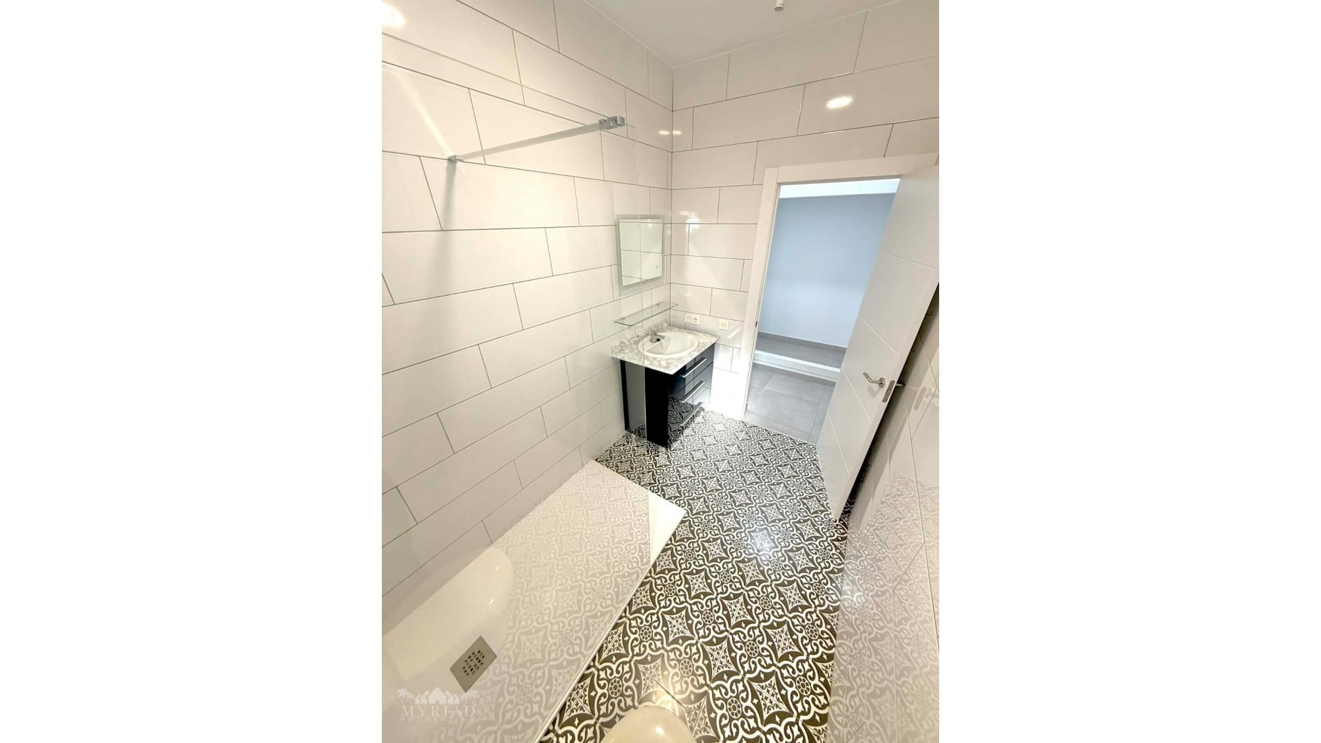 Videresalg - Fritliggende villa -
Fortuna - Fortuna Murcia