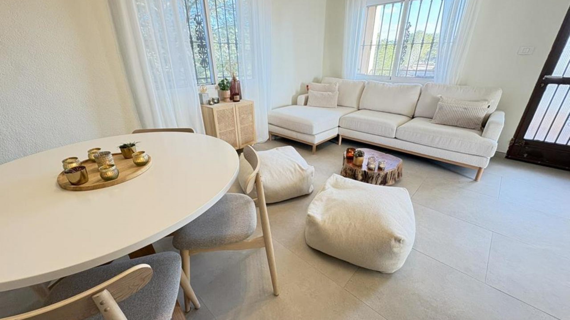 Videresalg - Fritliggende villa -
Gea y Truyols