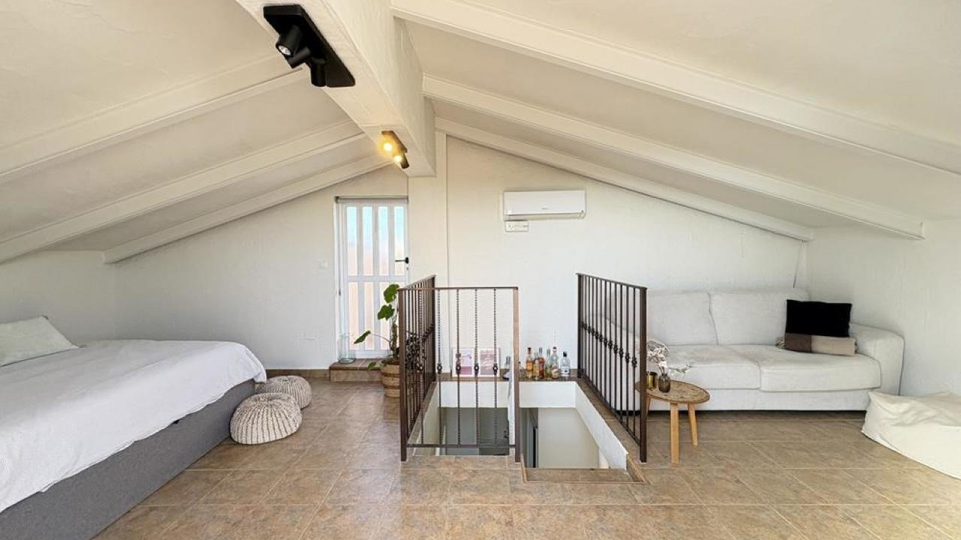 Videresalg - Fritliggende villa -
Gea y Truyols