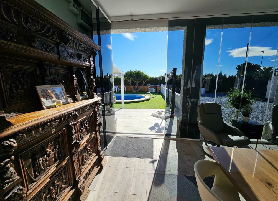 Videresalg - Fritliggende villa -
La Marina