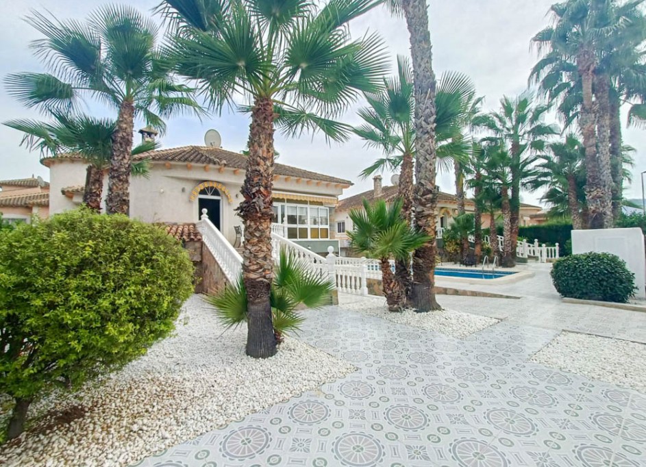 Videresalg - Fritliggende villa -
Orihuela - Benferri