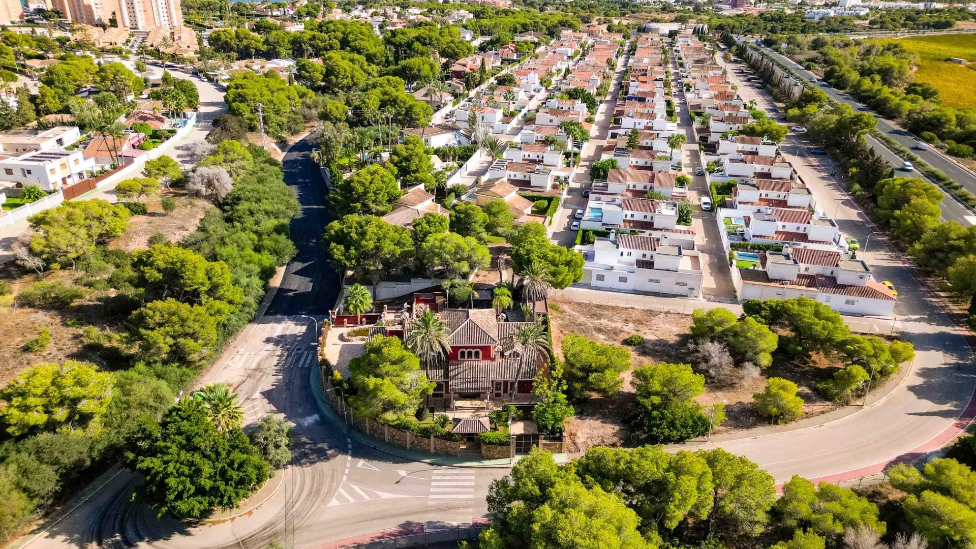 Videresalg - Fritliggende villa -
Orihuela Costa - Campoamor