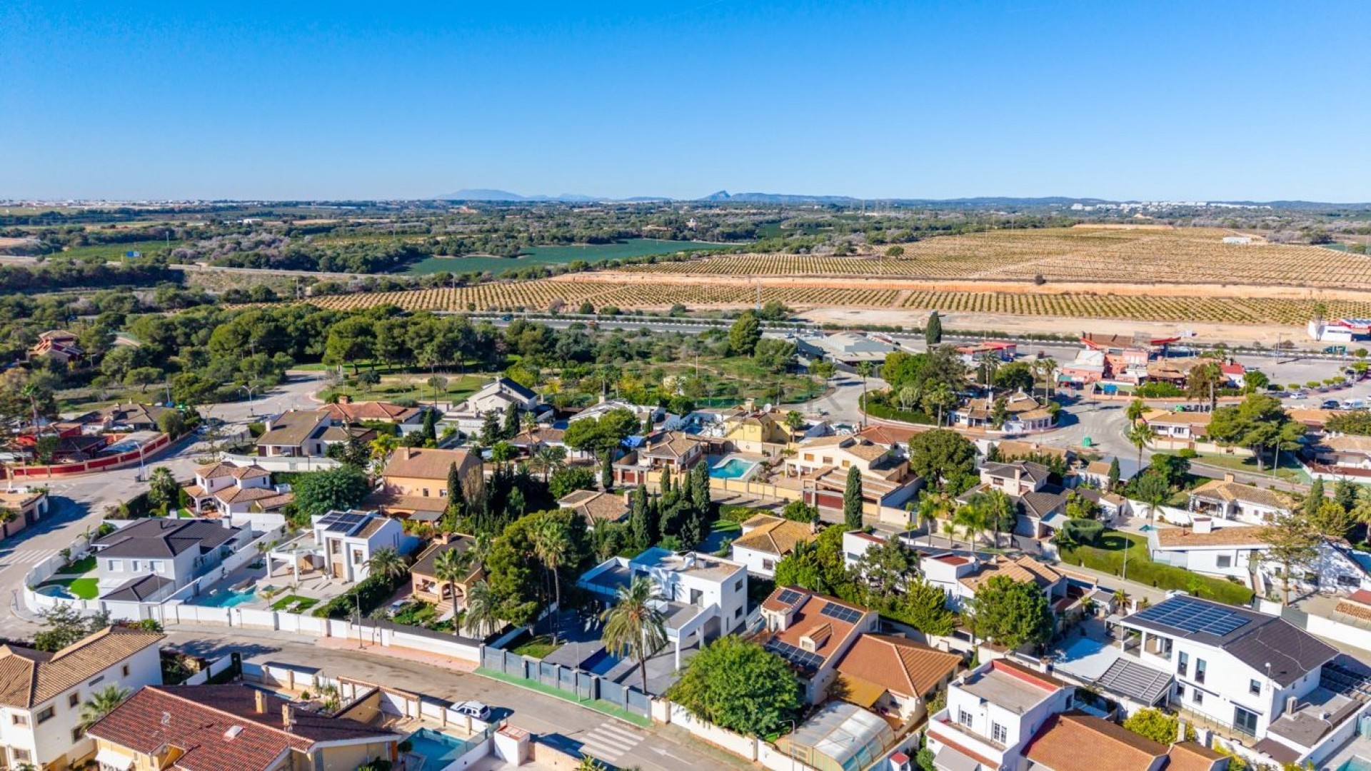 Videresalg - Fritliggende villa -
Orihuela Costa - Campoamor