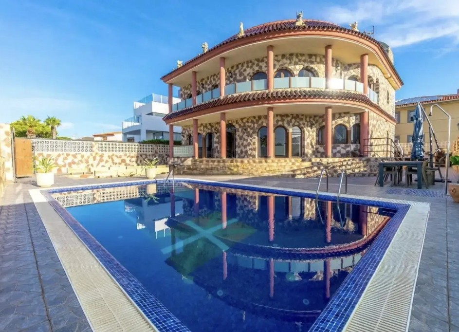 Videresalg - Fritliggende villa -
Orihuela Costa - La Zenia