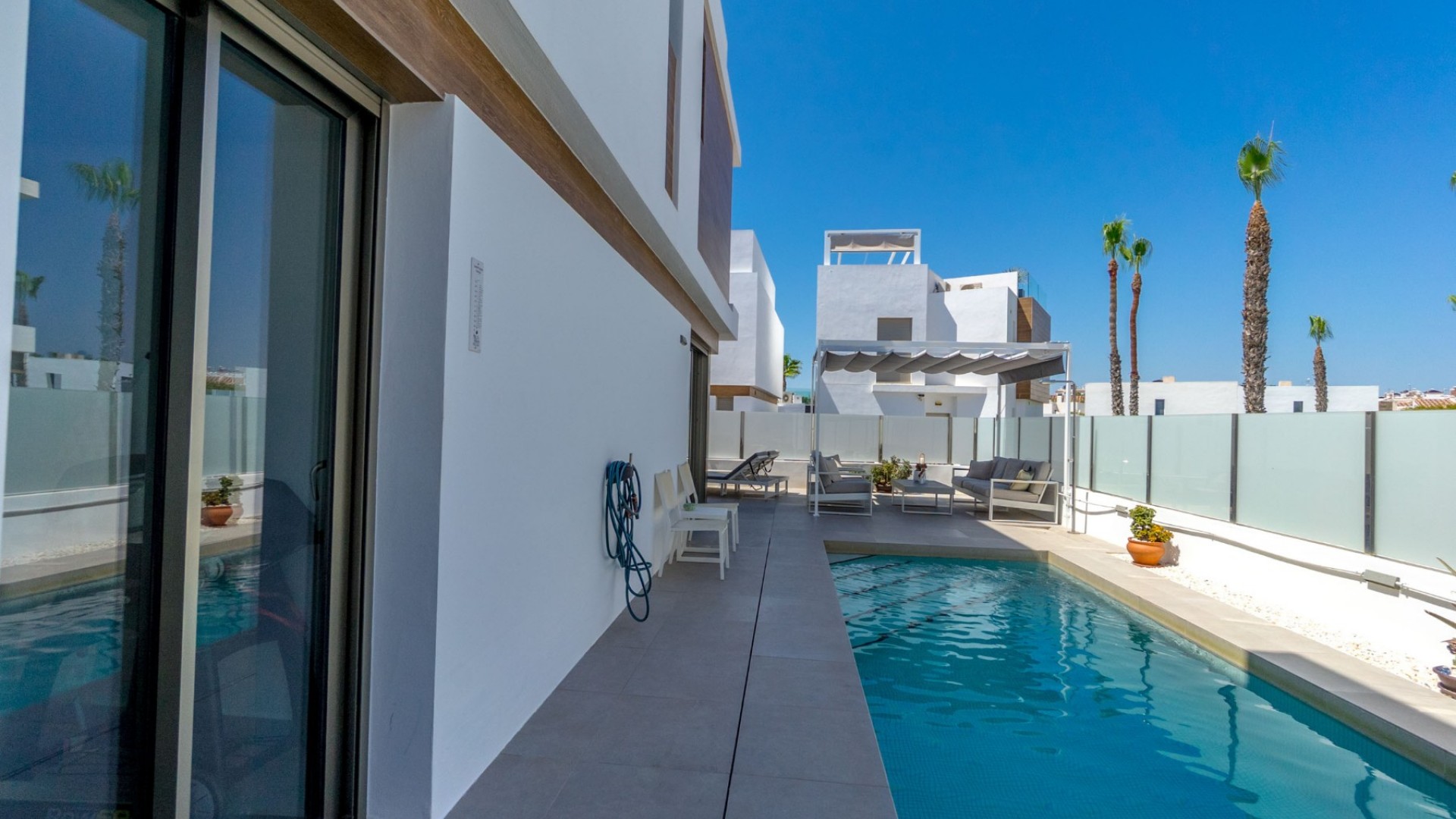 Videresalg - Fritliggende villa -
Orihuela Costa - Villamartín