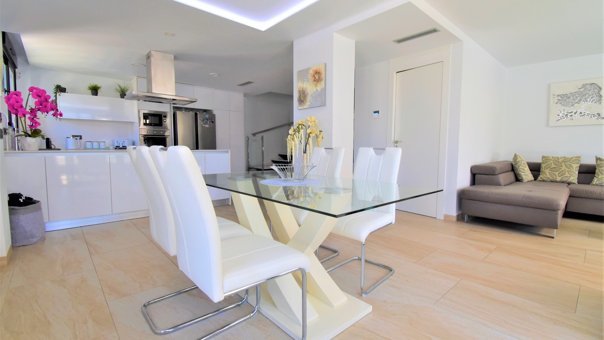 Videresalg - Fritliggende villa -
Orihuela Costa - Villamartin