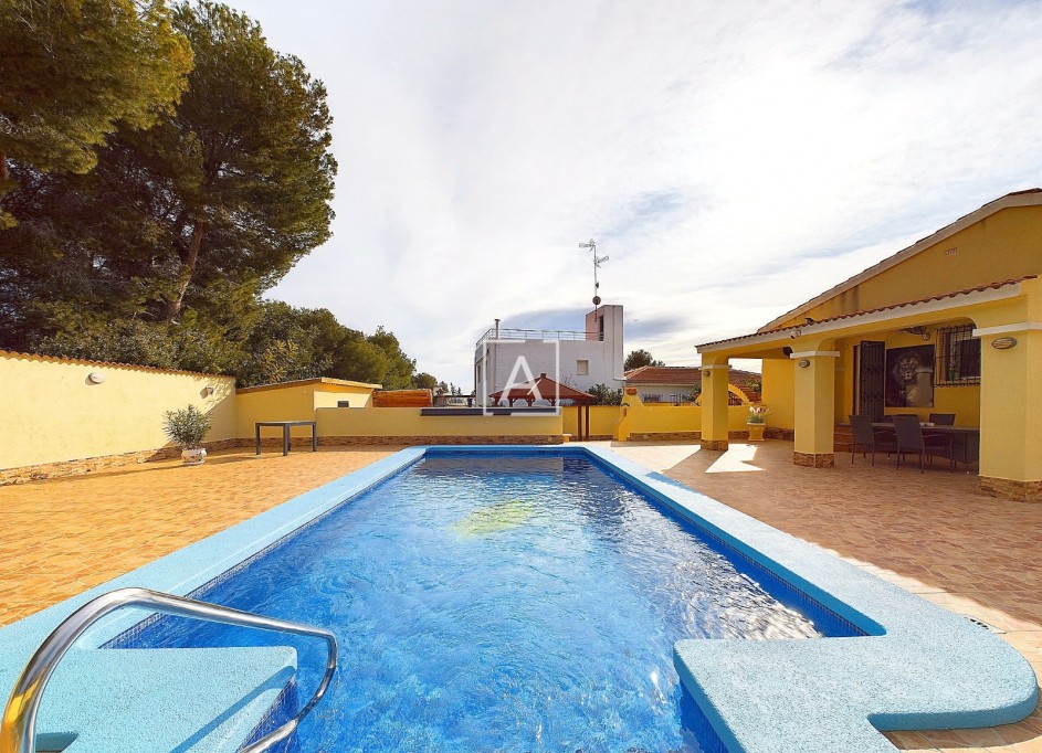 Videresalg - Fritliggende villa -
Pinar de Campoverde