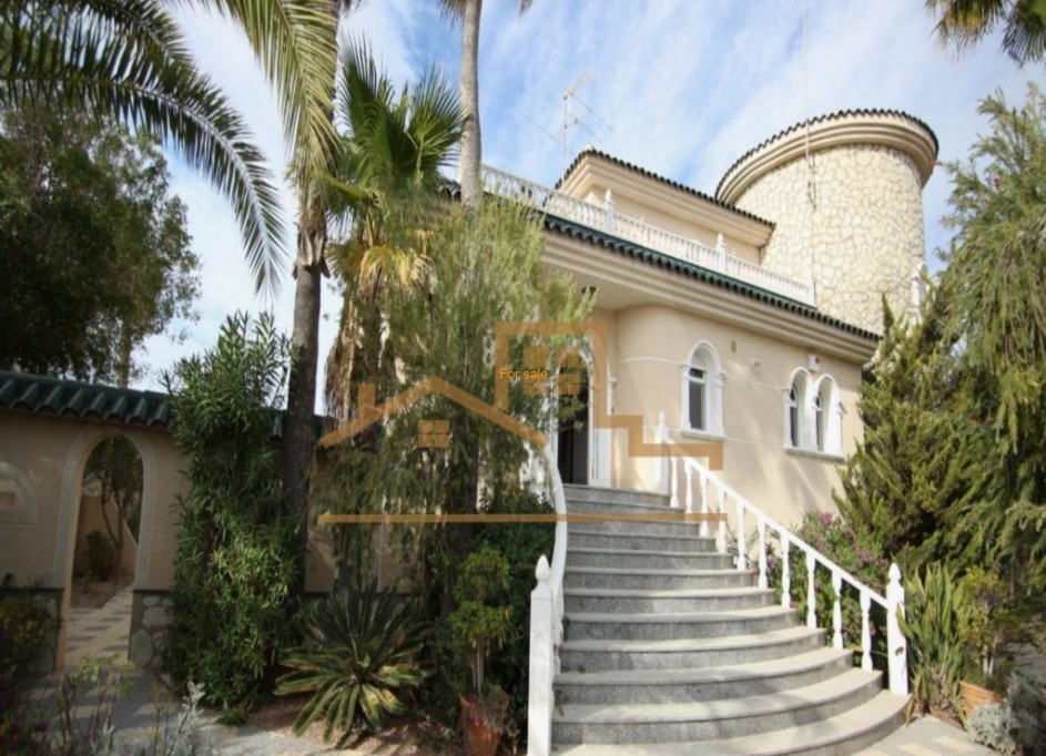 Videresalg - Fritliggende villa -
Rojales - La Marquesa