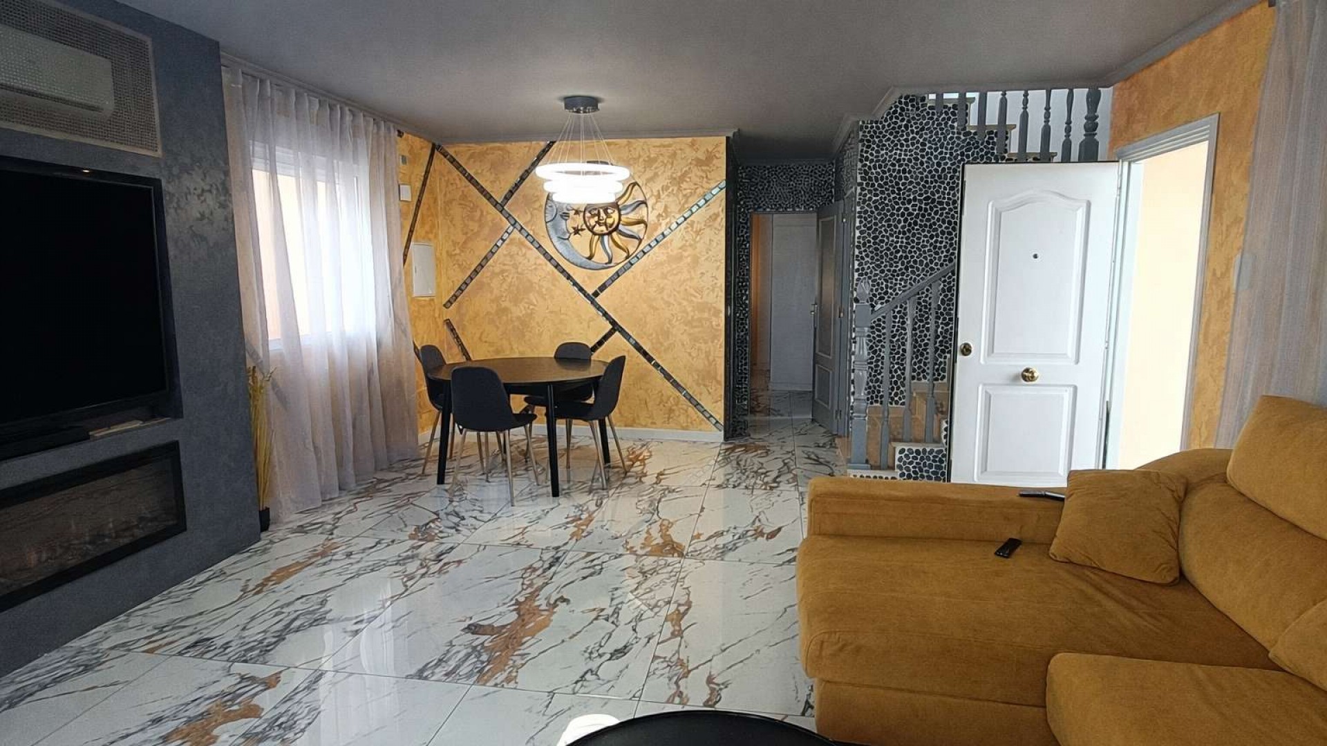 Videresalg - Fritliggende villa -
San Miguel de Salinas - Comunidad de las Comunicaciones