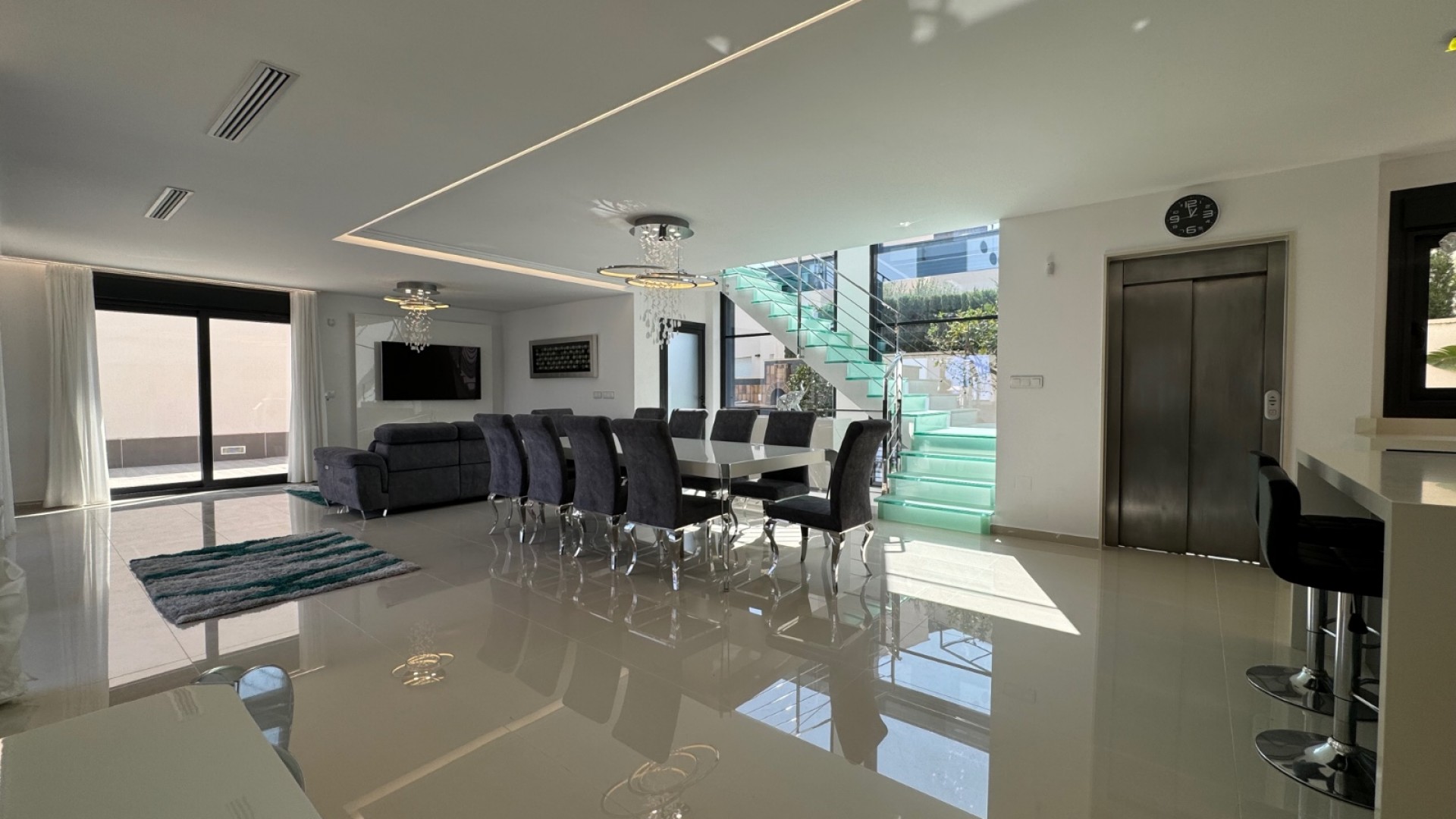 Videresalg - Fritliggende villa -
San Miguel de Salinas - San Miguel Salinas