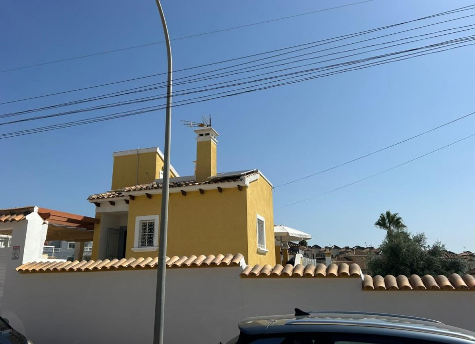 Videresalg - Fritliggende villa -
San Miguel de Salinas