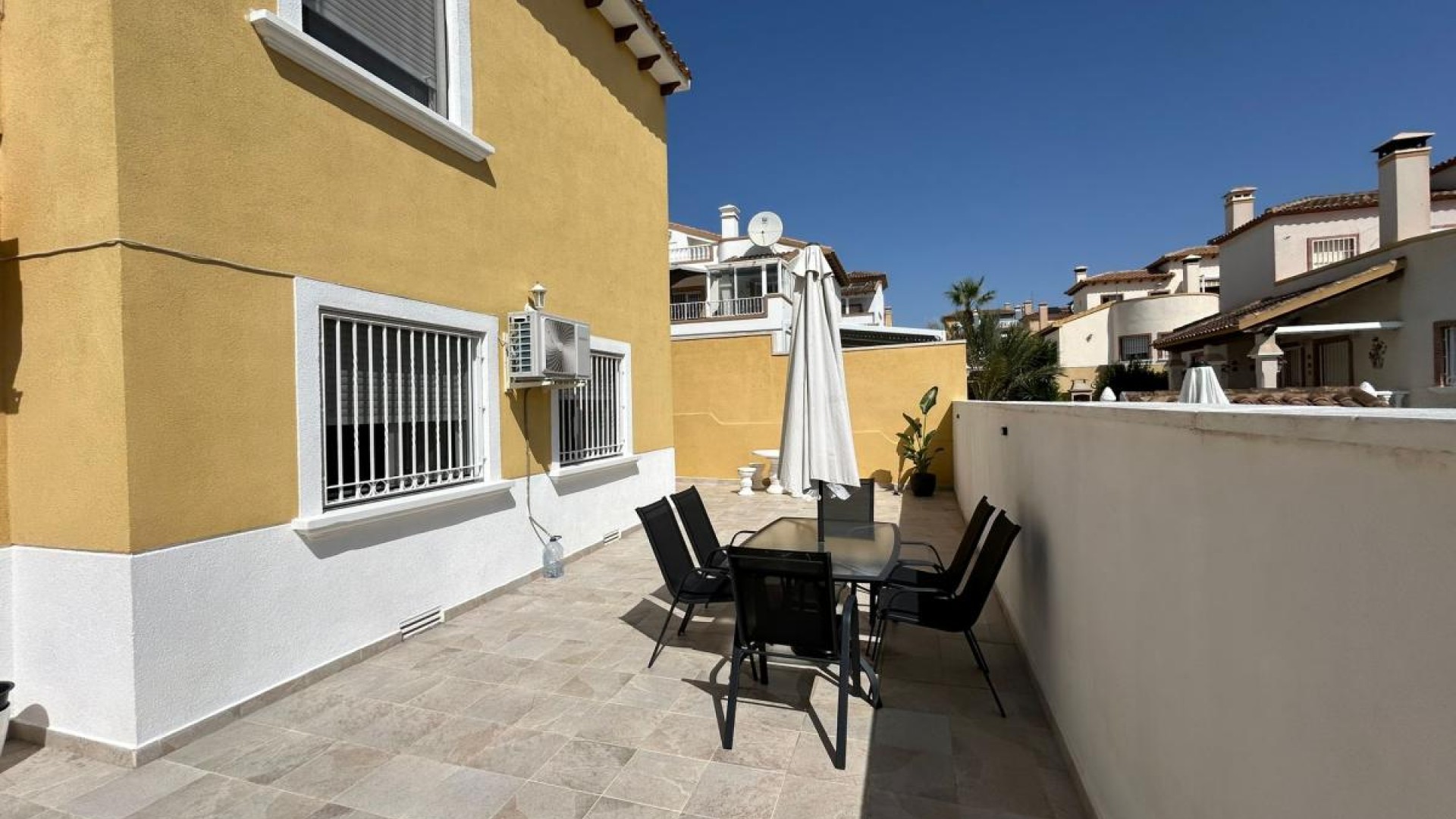 Videresalg - Fritliggende villa -
San Miguel de Salinas