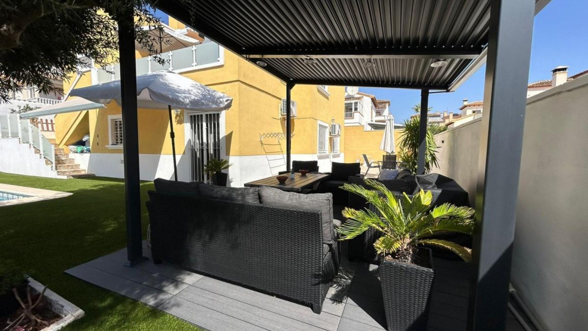 Videresalg - Fritliggende villa -
San Miguel de Salinas