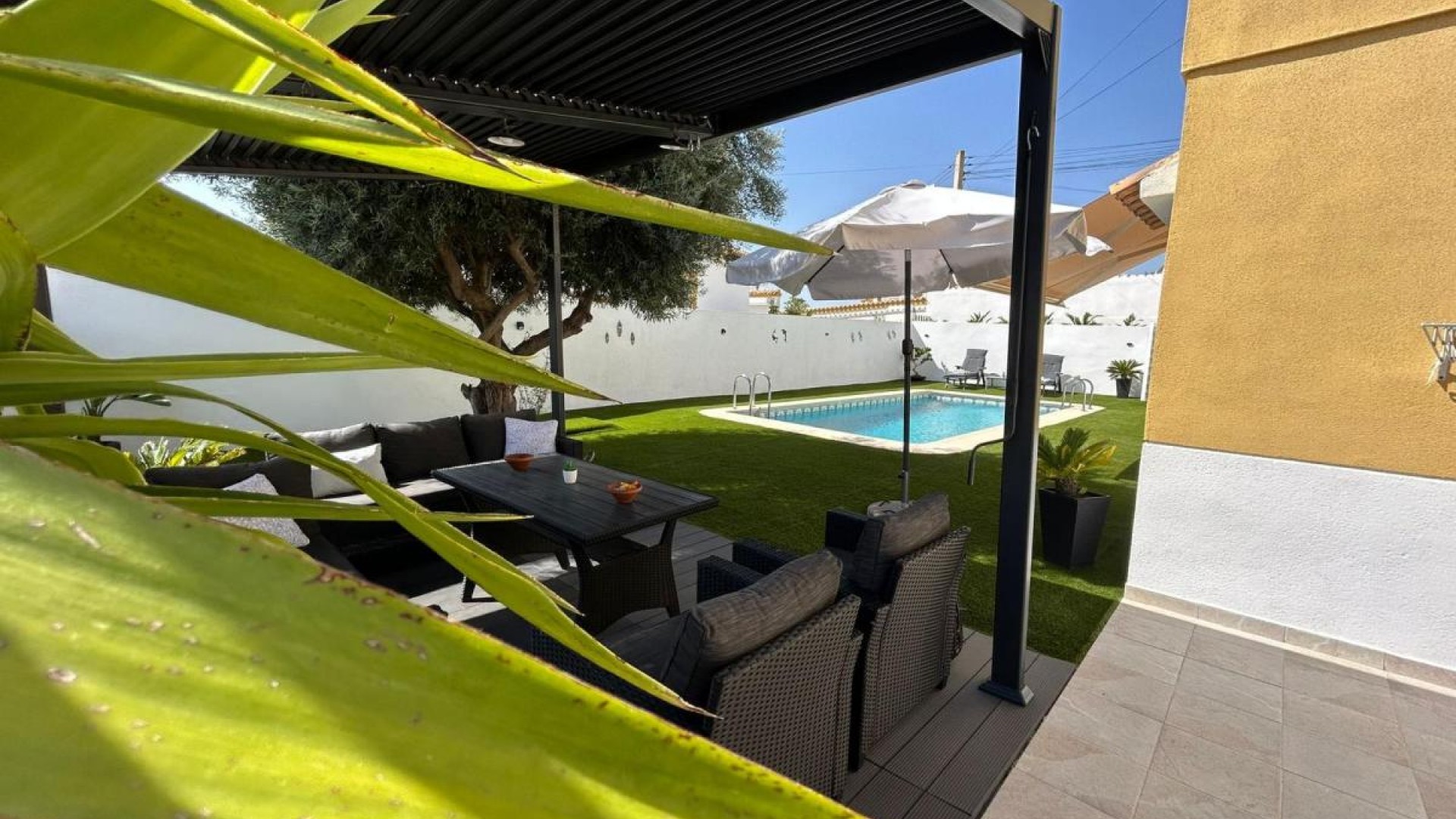 Videresalg - Fritliggende villa -
San Miguel de Salinas