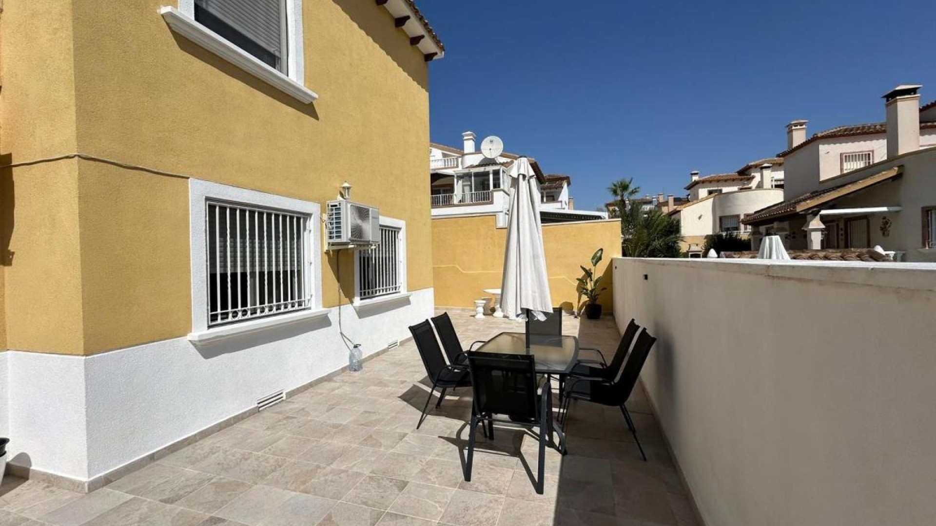 Videresalg - Fritliggende villa -
San Miguel de Salinas