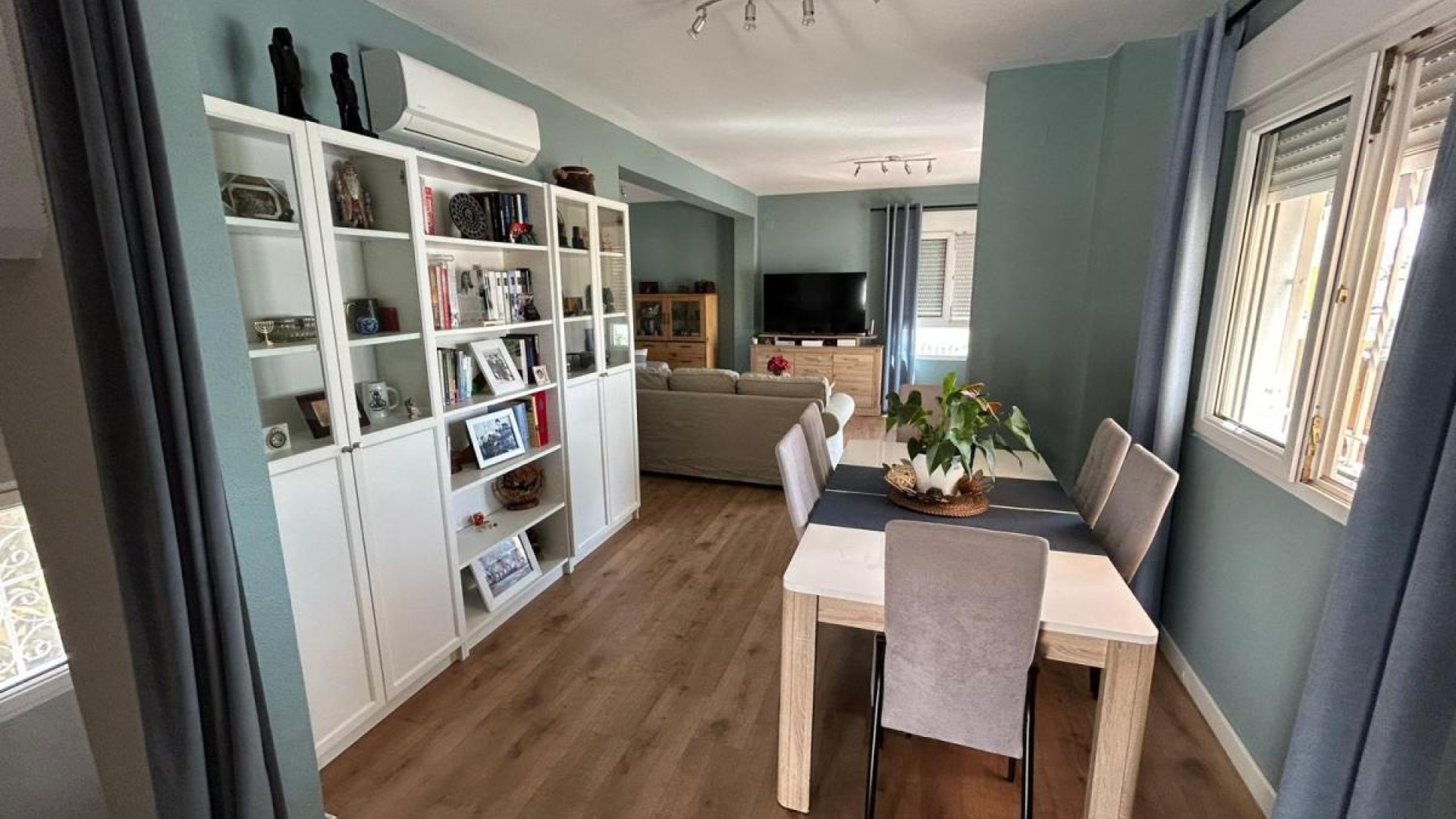 Videresalg - Fritliggende villa -
San Miguel de Salinas