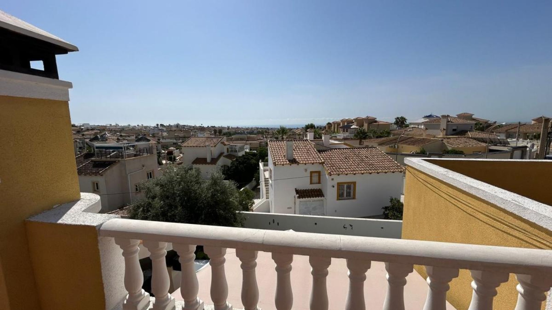 Videresalg - Fritliggende villa -
San Miguel de Salinas